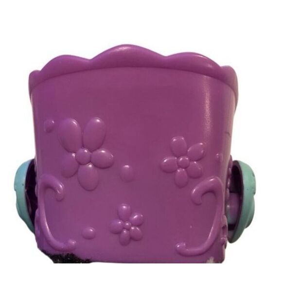 Littlest Pet Shop Magic Motion Purple Basket Yum Yum Magnet - Picture 5 of 12